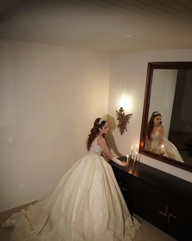 Maria Zeb, bridal photo