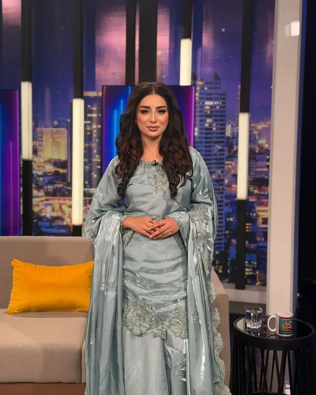 Maria Zeb as a host
